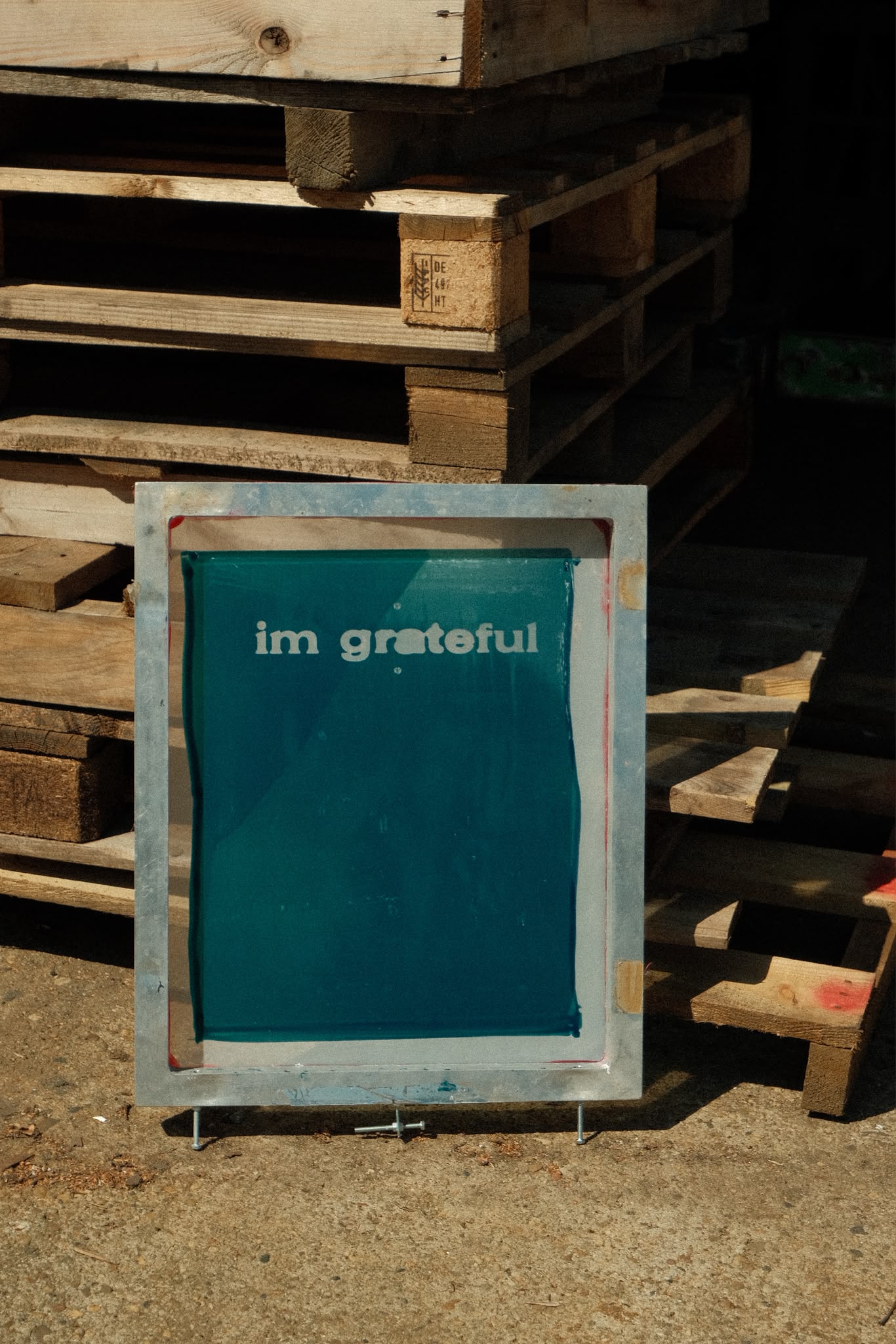 Rekodzielny ekran sitodrukowy Im Grateful - proces produkcji